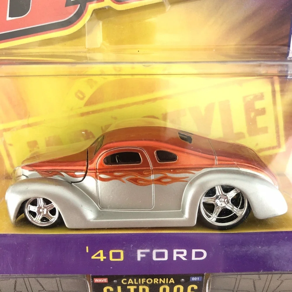 Jada‎ D-Rods 40 1940 Ford Silver & Orange Rubber Tires Diecast Car 1/64 Scale